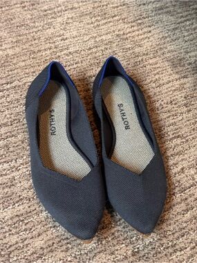Rothy’s Navy The Point Flats. 9.5